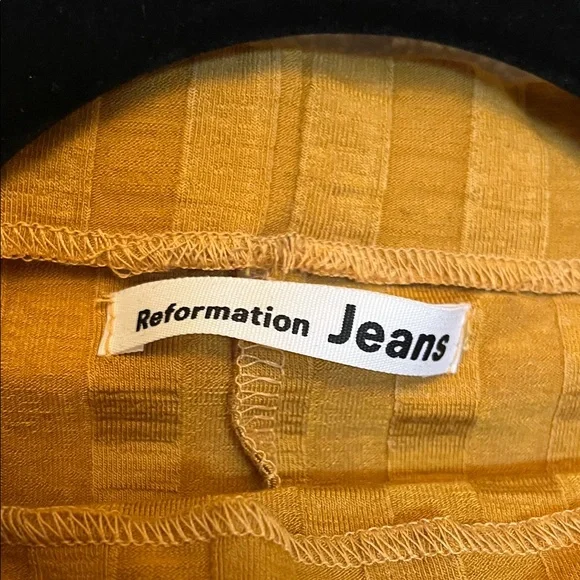 Reformation Jeans Mustard Short Sleeve Top - Picture 2 of 4